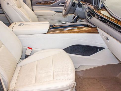 Used 2023 Cadillac Escalade ESV Premium Luxury Platinum w/ LPO, Radiant Package image 10