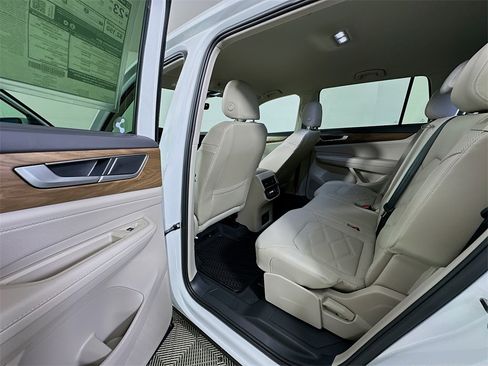 New 2026 Volkswagen Atlas SE image 17