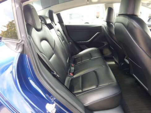 Used 2023 Tesla Model 3 Standard Range RWD image 14