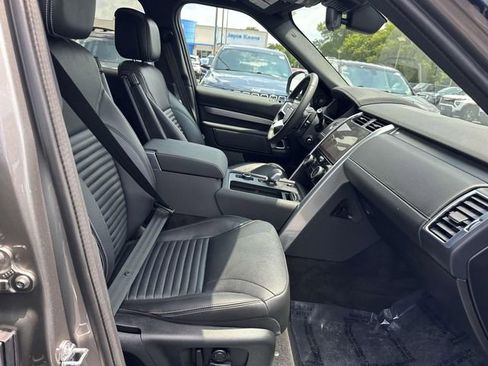 Used 2024 Land Rover Discovery Dynamic SE image 7