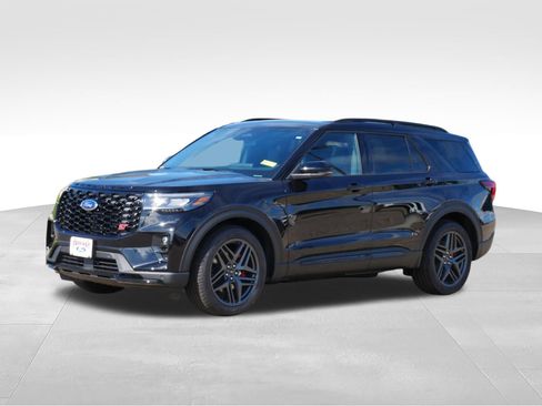 New 2025 Ford Explorer ST image 1