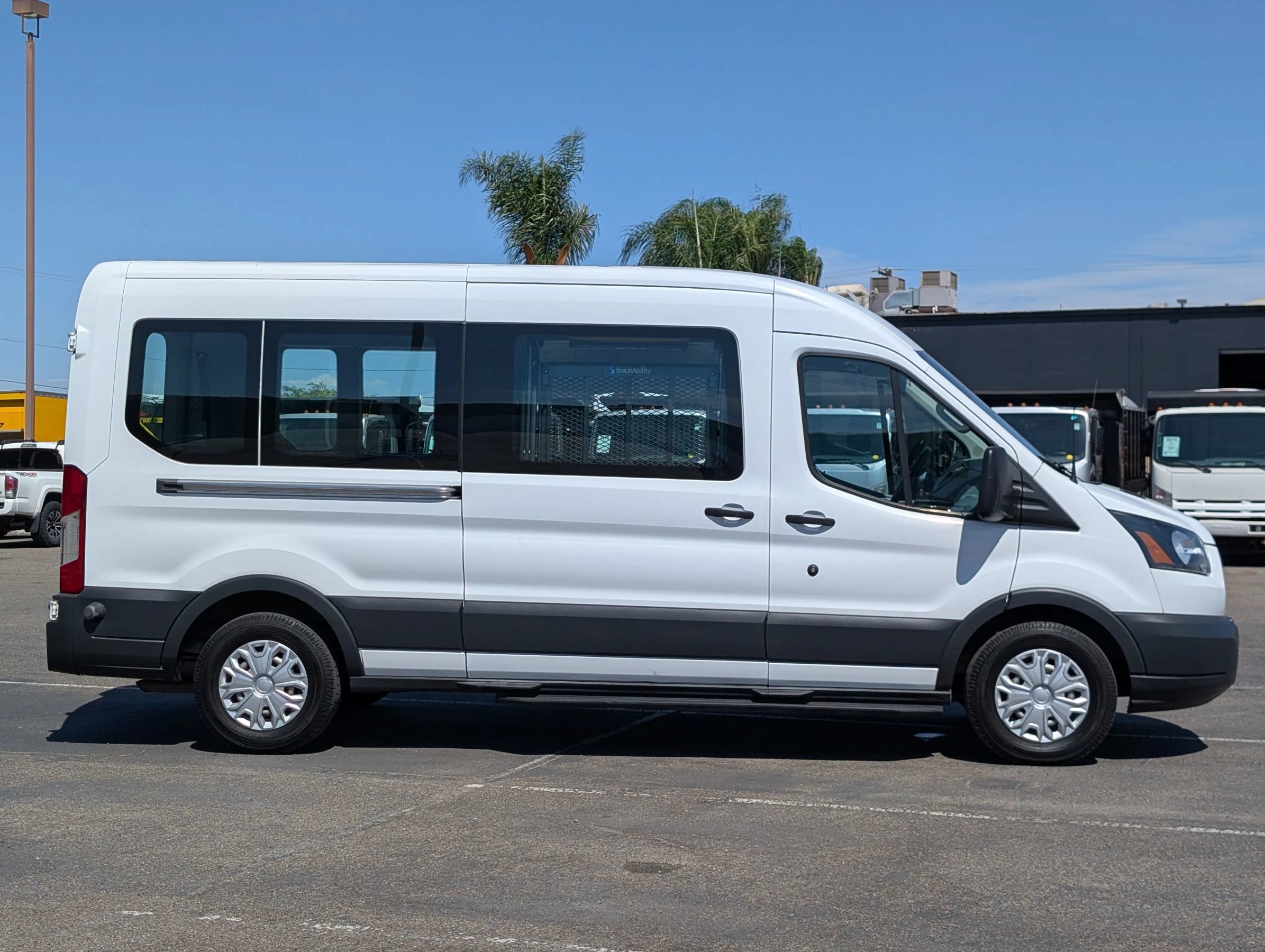 Used 2018 Ford Transit 350 XL RWD image 17