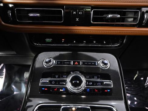 Used 2023 Lincoln Nautilus Reserve AWD/4WD image 31