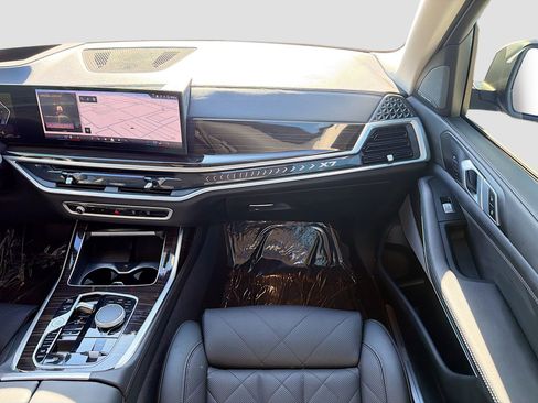 Certified 2025 BMW X7 xDrive40i w/ Premium Package image 20