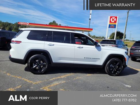 New 2025 Jeep Grand Cherokee L Altitude AWD/4WD image 14
