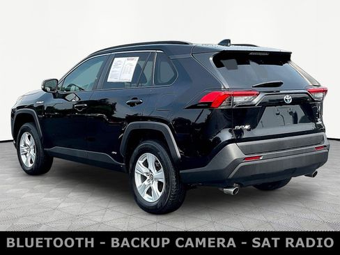 Used 2020 Toyota RAV4 LE AWD/4WD image 4