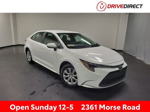 Used 2026 Toyota Corolla LE FWD image 1