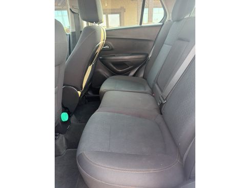 Used 2021 Chevrolet Trax LS AWD/4WD image 11