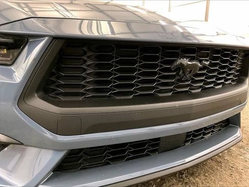 Used 2025 Ford Mustang Coupe RWD image 29