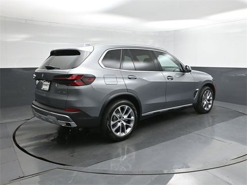 New 2026 BMW X5 xDrive40i w/ Climate Comfort Package image 11