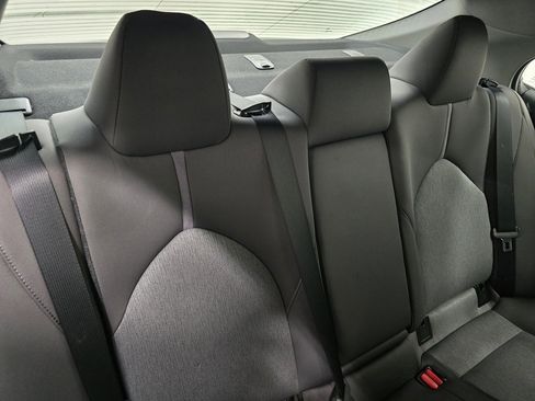 Used 2022 Toyota Camry LE image 19