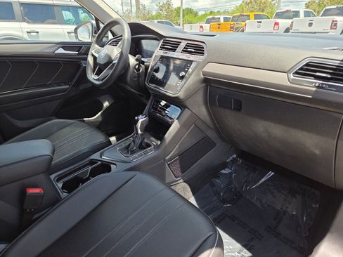 Used 2023 Volkswagen Tiguan SE FWD image 13