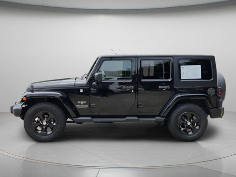 Used 2016 Jeep Wrangler Unlimited Sahara w/ Connectivity Group AWD/4WD image 9