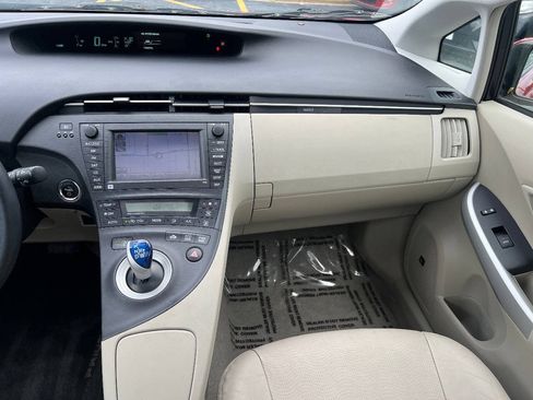 Used 2010 Toyota Prius Four w/ Solar Roof Pkg FWD image 34