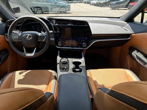 Used 2025 Lexus RZ 450e w/ Technology Package AWD/4WD image 15