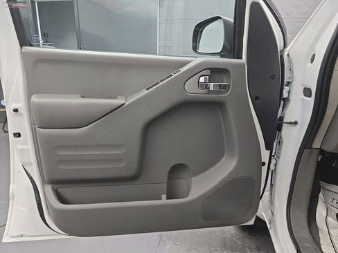 Used 2019 Nissan Frontier SV image 24
