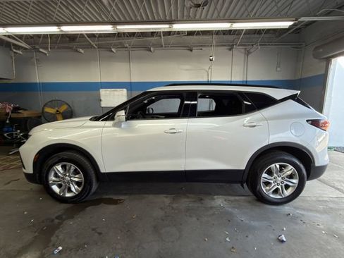 Used 2021 Chevrolet Blazer LT image 2