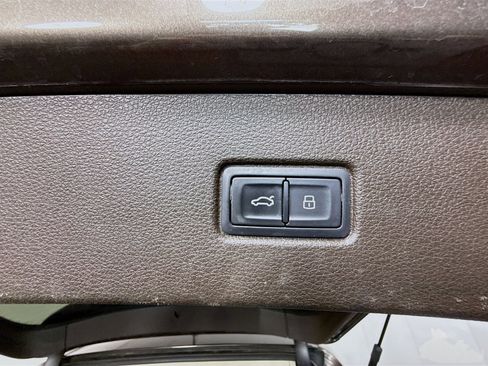 Used 2017 Audi Q7 3.0T Prestige w/ Prestige Package image 41