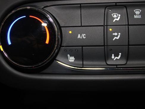 Used 2023 Chevrolet TrailBlazer LT FWD image 38