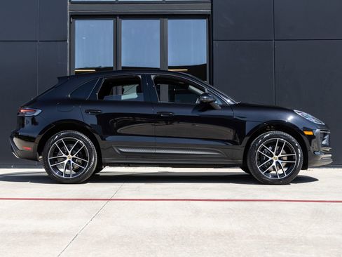 Certified 2026 Porsche Macan image 12