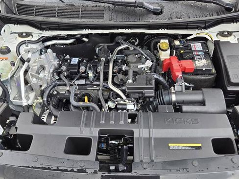 Certified 2025 Nissan Kicks SV image 11