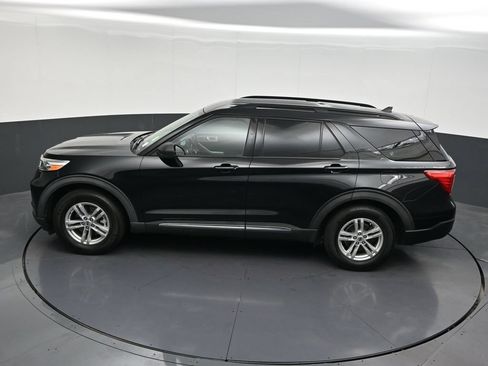 Used 2021 Ford Explorer XLT RWD image 17