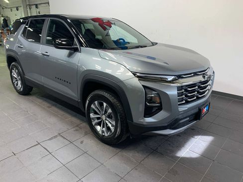 Used 2026 Chevrolet Equinox LT AWD/4WD image 2
