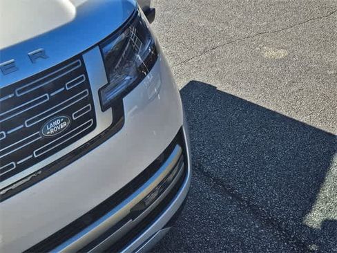 Used 2023 Land Rover Range Rover SE image 11