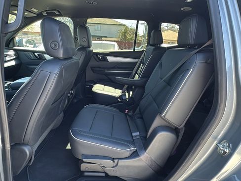 Used 2025 Buick Enclave Preferred w/ Super Cruise Package image 14