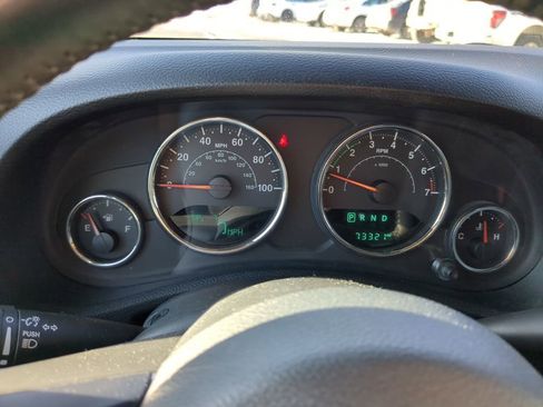 Used 2018 Jeep Wrangler Unlimited Sahara image 15