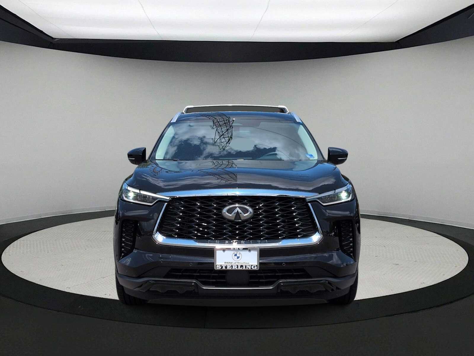 Used 2023 INFINITI QX60 Luxe AWD/4WD image 3