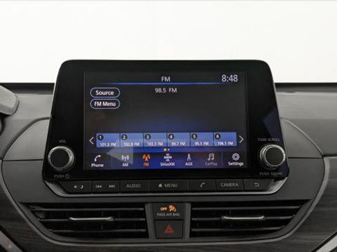 Used 2024 Nissan Altima 2.5 SV FWD image 30