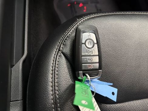 Used 2023 Ford Explorer Limited image 29