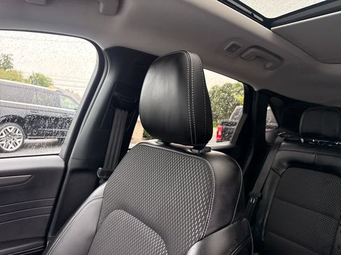 Used 2025 Ford Escape SE FWD image 39