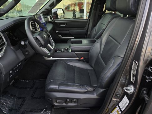 Used 2023 Toyota Tundra Platinum image 17
