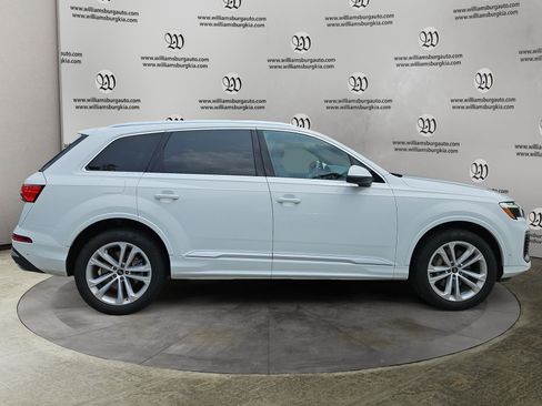 Used 2025 Audi Q7 3.0T Premium Plus AWD/4WD image 6