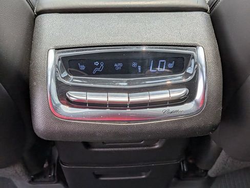 Used 2021 Cadillac XT6 Premium Luxury w/ Platinum Package AWD/4WD image 35