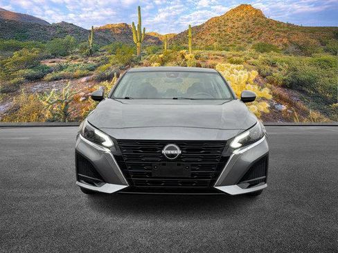 Used 2023 Nissan Altima 2.5 SV image 5