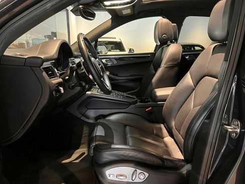 Used 2018 Porsche Macan image 16