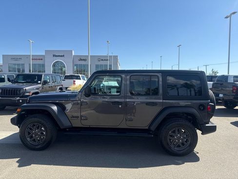 Used 2025 Jeep Wrangler Unlimited Sport AWD/4WD image 8