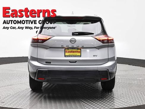Used 2024 Nissan Rogue SV FWD image 6