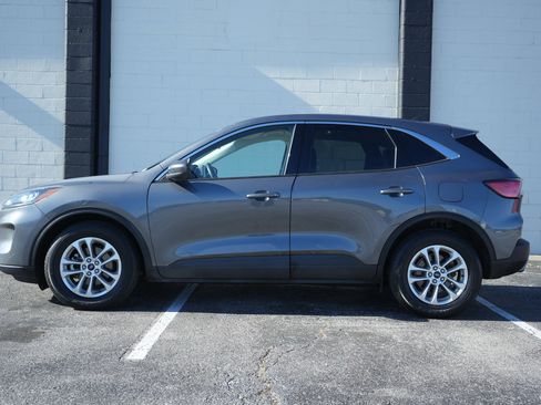 Used 2021 Ford Escape SE image 4