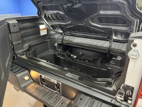 Certified 2025 Honda Ridgeline Black Edition image 15