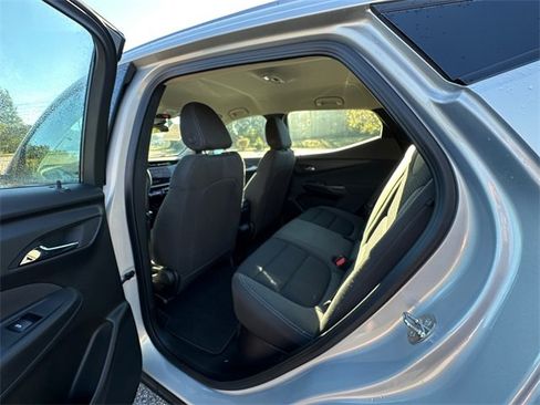 Used 2023 Chevrolet Bolt EUV LT w/ Driver Confidence Package image 18