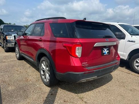 Used 2021 Ford Explorer XLT w/ Equipment Group 202A AWD/4WD image 7
