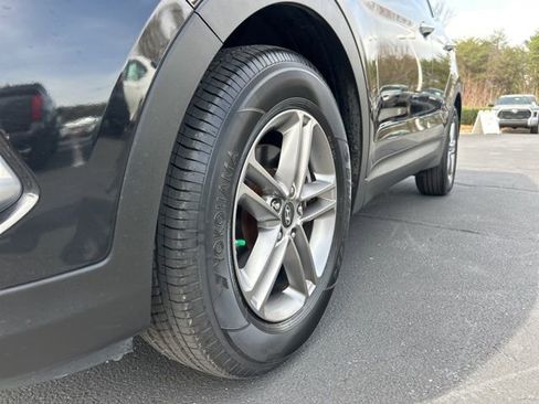 Used 2017 Hyundai Santa Fe Sport image 12