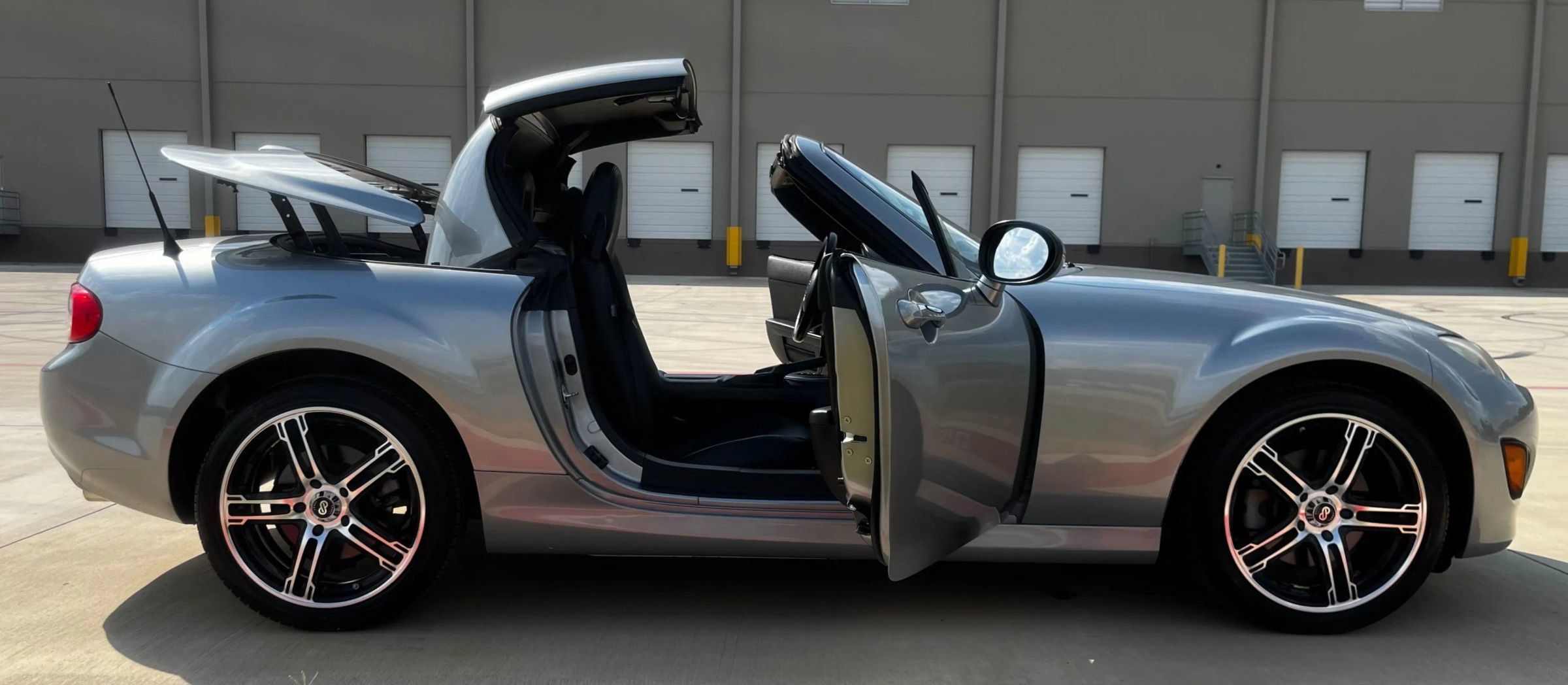 Used 2012 MAZDA MX-5 Miata Touring RWD image 9