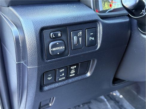 Used 2016 Toyota 4Runner Limited AWD/4WD image 19
