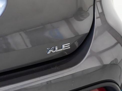 Used 2023 Toyota Highlander XLE FWD image 31