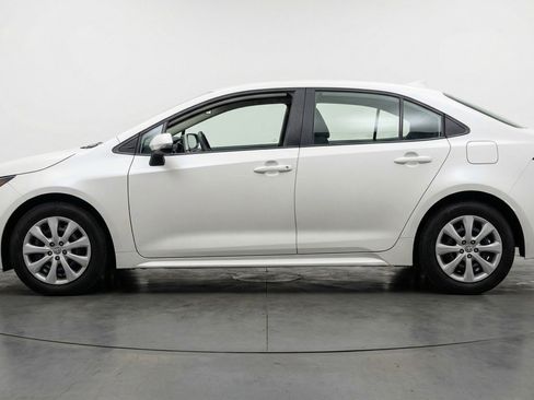 Used 2025 Toyota Corolla LE FWD image 3